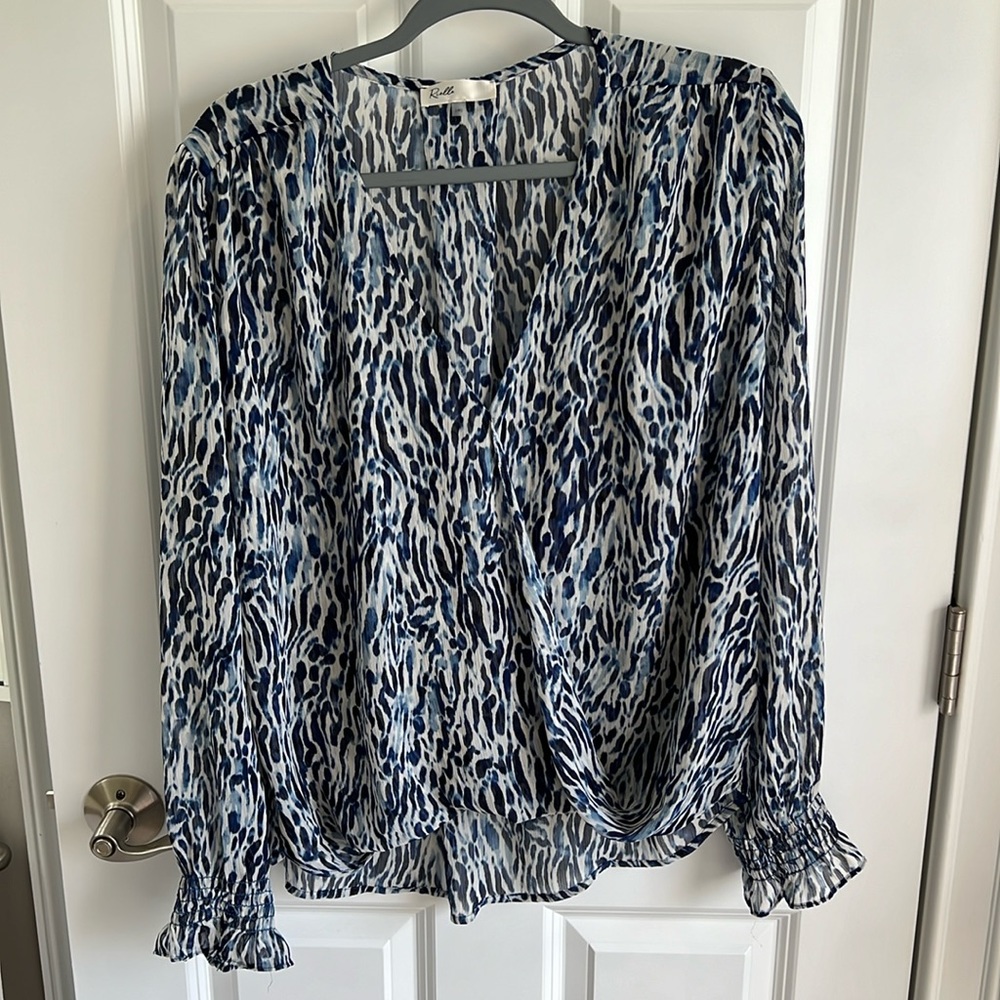 Blue and white ruffle sleeve top